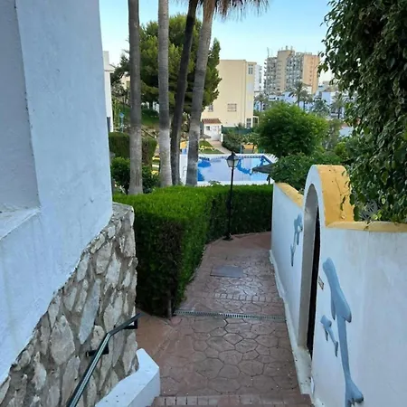 Lomas De Benalmar Piscina Air Parking Andra 贝纳尔马德纳